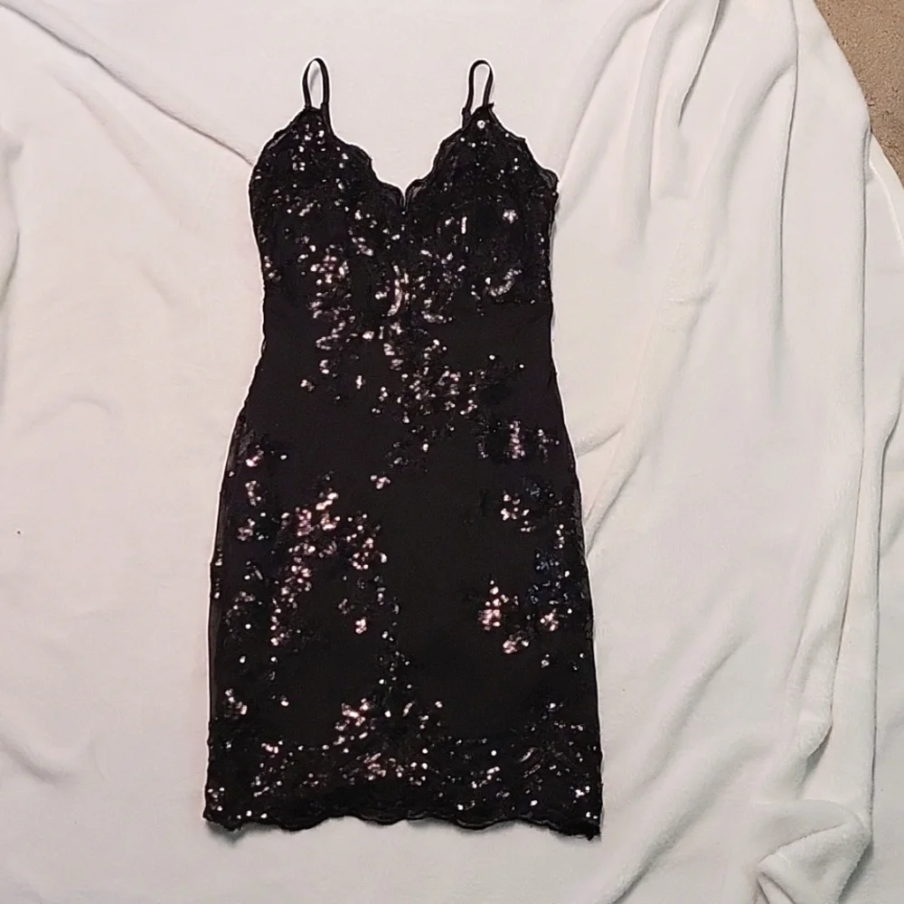 Little black dress! - Picture 1 of 7